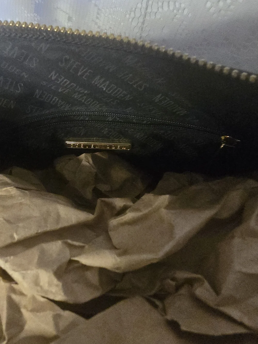 ​Steve Madden Black Pebbled Crossbody Camera Bag Multi Compartment Gold Zipper